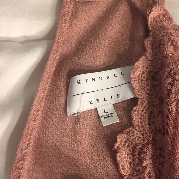 Kendall + Kylie Jenner collection crop top - Picture 2 of 2